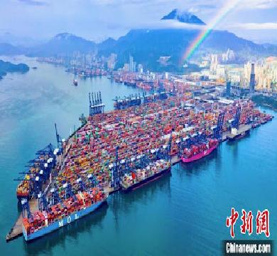 تطور الاقتصاد البحري الصيني وارتفاعه 5.9% خلال العام الماضي لأول مرة 